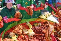 '사랑의 김장나누기’ 행사 참여한  오승록 노원구청장