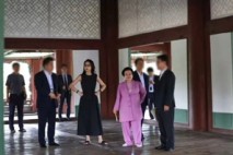 "尹부부, '명성황후 거처' 갔다 오자마자"…왕실 공예품 9점 빌려갔다