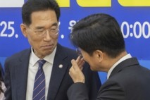 與 "정년 65세 연장 방식, '정년연장+재고용'으로"