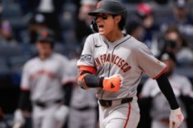 응원단 북 치던 배팅볼 투수에서 프로야구 선수로...롯데 박찬형, 일구상 '의지노력상' 받는다 [더게이트 이슈]