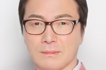 시인의 손에서 자라난 '운명적인 사랑'의 미학