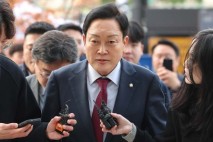 '공흥지구' 김선교 출석..."군수 지시 사항 아니었다"