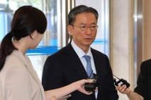 “검찰개혁, 차분하게 소통”… 정성호의 속도 조절 타당하다